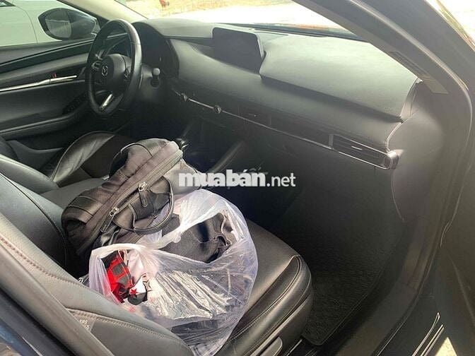 Mazda 3 2022 1.5L Premium - 64000 km