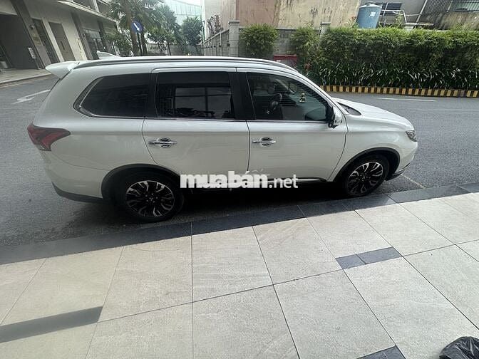 Mitsubishi Outlander 2020 2.0 CVT Premium - 300 km