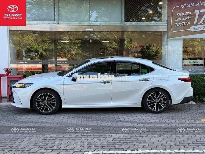 Toyota Camry 2024 2.0Q - siêu lướt 14.000 km