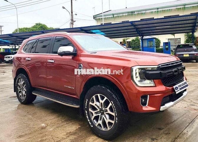 Ford Everest 2023 Titanium 2.0L 4x2 AT - 51000 km