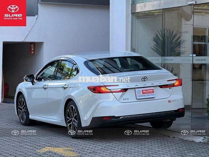 Toyota Camry 2024 2.0Q - siêu lướt 14.000 km