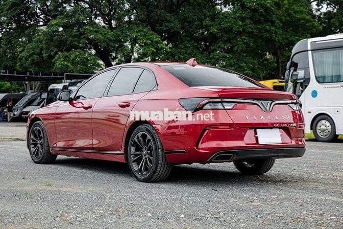 VINFAST LUX A BASE 2022-37000KM