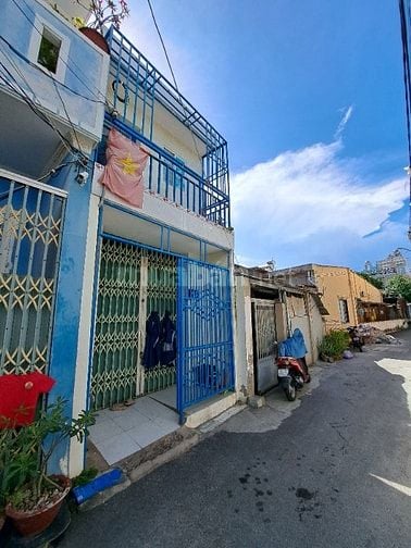 Bán nhà riêng 2PN, 1PK Bếp WC, SHR30m2, 2 tỷ TL tại P.Rạch Dừa