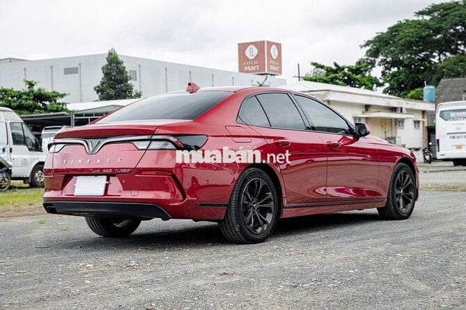 VINFAST LUX A BASE 2022-37000KM