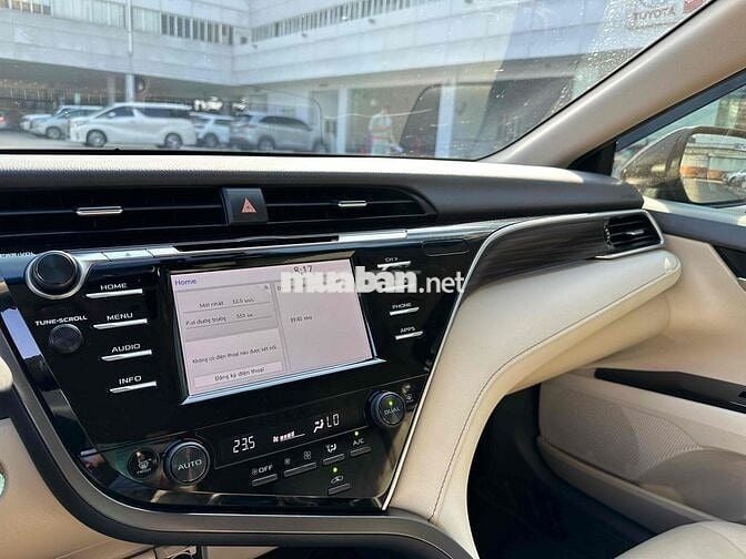 Toyota Camry 2020 2.0G - 19500 km HÃNG BH 1 năm