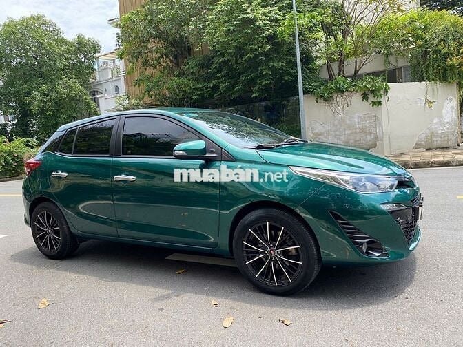 gia đình đổi xe 7 chổ bán Toyota Yaris nhập Thái