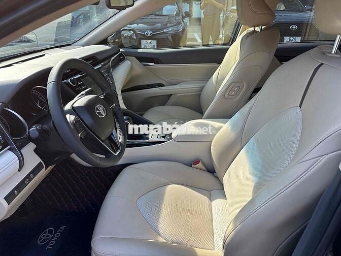 Toyota Camry 2020 2.0G - 19500 km HÃNG BH 1 năm