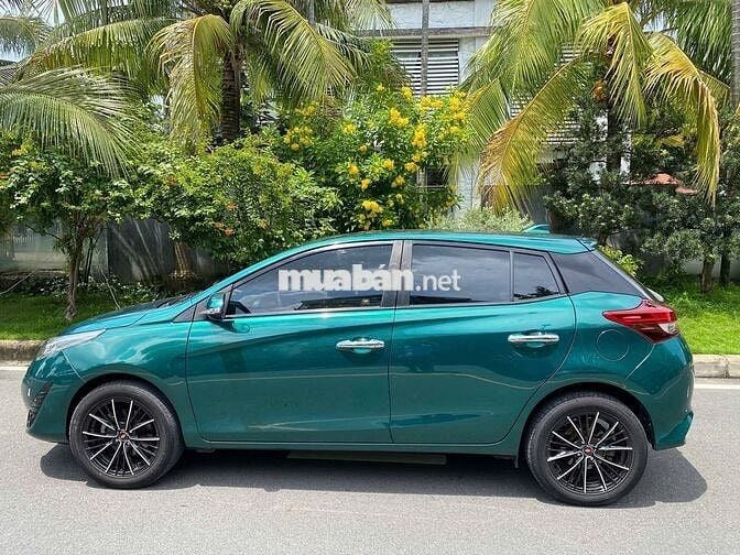 gia đình đổi xe 7 chổ bán Toyota Yaris nhập Thái