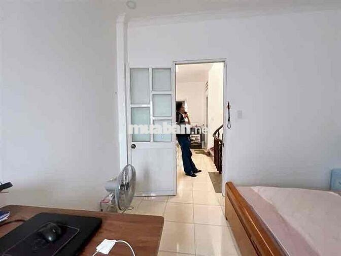BÁN NHÀ HUỲNH TẤN PHÁT 3 TẦNG CHỈ 5.3T SẠCH SẼ.THOÁNG MÁT