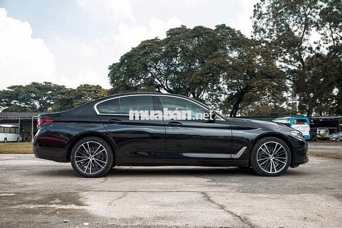 BMW 520I LUXURY LINE 2024-26000KM