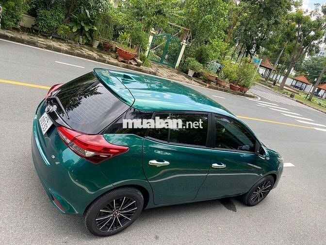 gia đình đổi xe 7 chổ bán Toyota Yaris nhập Thái
