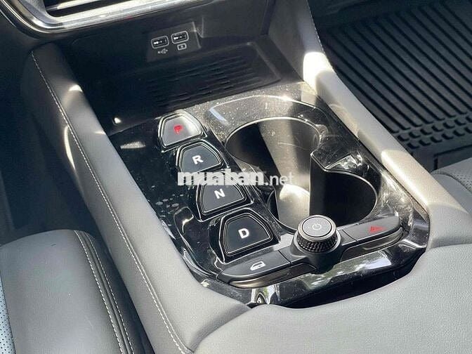 VinFast VF8 2023 Eco -