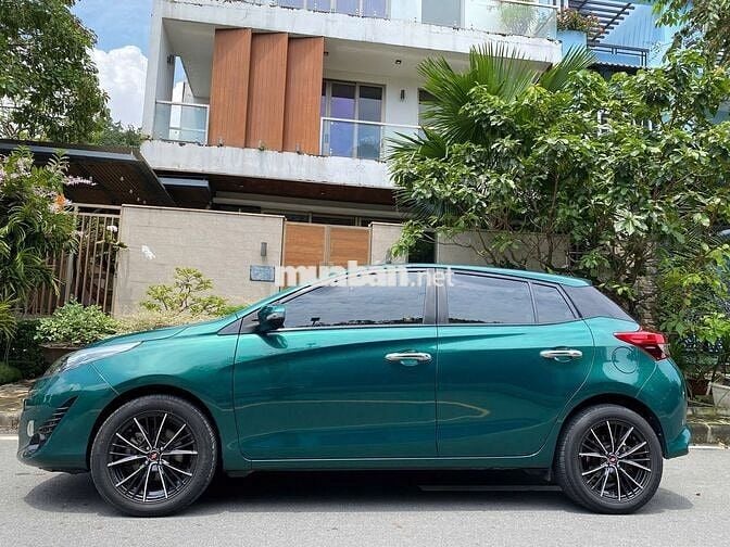 gia đình đổi xe 7 chổ bán Toyota Yaris nhập Thái
