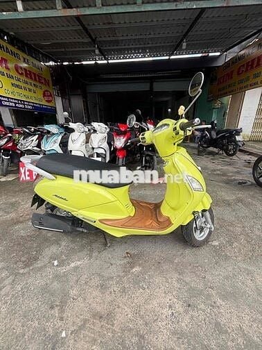 Attila Elizrbeth xe đẹp máy chất
