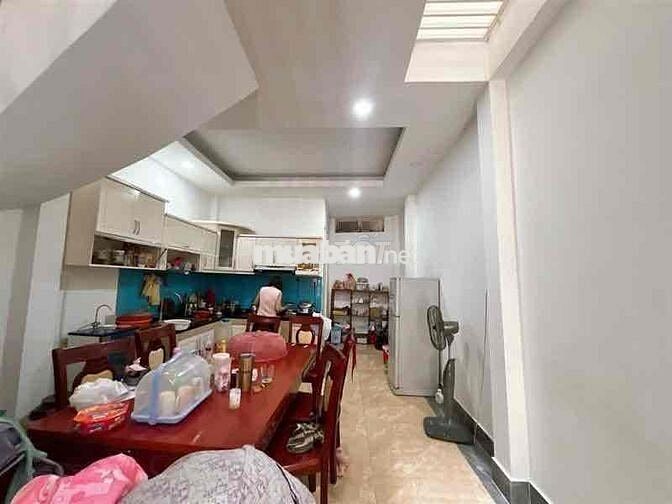BÁN NHÀ HUỲNH TẤN PHÁT 3 TẦNG CHỈ 5.3T SẠCH SẼ.THOÁNG MÁT