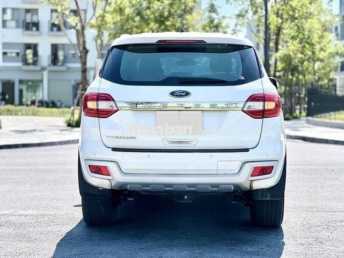 Ford Everest 2022 Titanium 2.0L 4x2 AT - 32,000 km