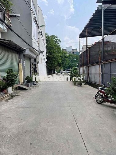 CĂN HỘ TẦNG 1 - KINH DOANH - Ô TÔ ĐỖ CỬA - KHU PHÂN LÔ - GIÁ TỐT