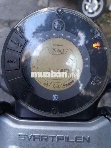 Husqvarna Svartpilen 401 HQCN