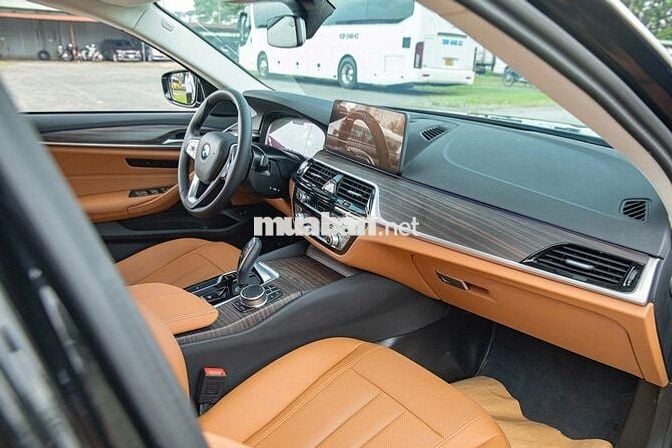 BMW 520I LUXURY LINE 2024-26000KM