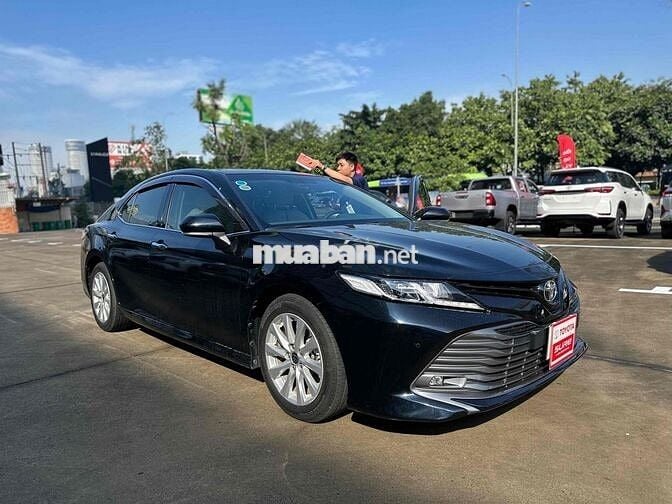 Toyota Camry 2020 2.0G - 19500 km HÃNG BH 1 năm