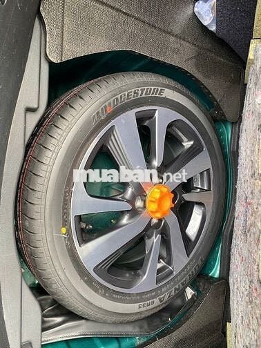 gia đình đổi xe 7 chổ bán Toyota Yaris nhập Thái