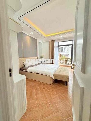 BÁN NHÀ HUỲNH TẤN PHÁT SIÊU PHẨM HIỆN ĐẠI 4T THANG MÁY XỊN CHỈ 10.8T