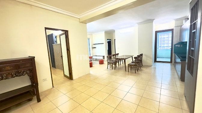 Cho thuê căn hộ CC tòa nhà 96 Định Công; căn góc 131m2 - 03 phòng ngủ