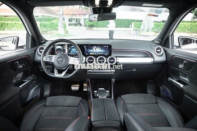 MERCEDES-BENZ GLB 35 AMG 2022