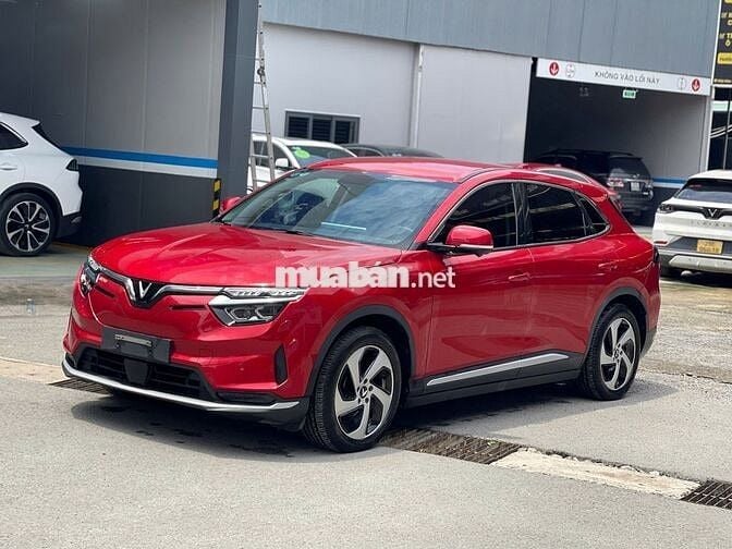 VinFast VF8 S 2024 mua pin, màu đỏ - 14000 km