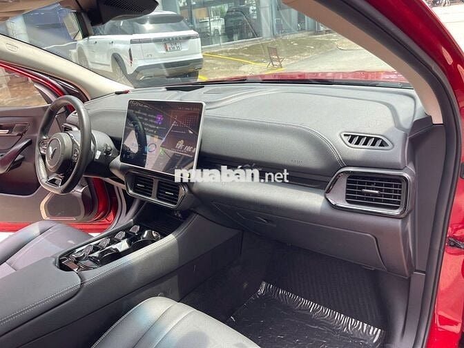 VinFast VF8 S 2024 mua pin, màu đỏ - 14000 km