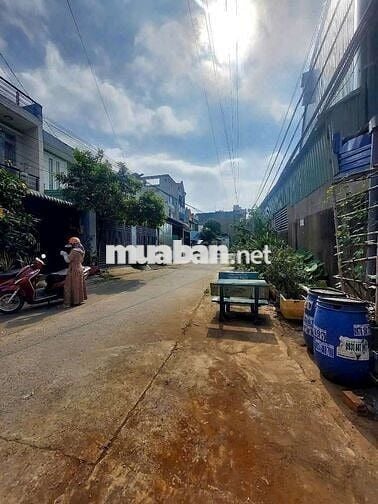 CHỦ KẸT TIỀN CẦN BÁN GẤP. NHÀ SHR. GẦN TÔ KÝ. DT: 4×19M .1LẦU.ĐƯỜNG 8M