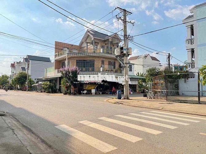 Đất mặt tiền kinh doanh KDC Bình An, P Bình Thắng, Tp Dĩ An.