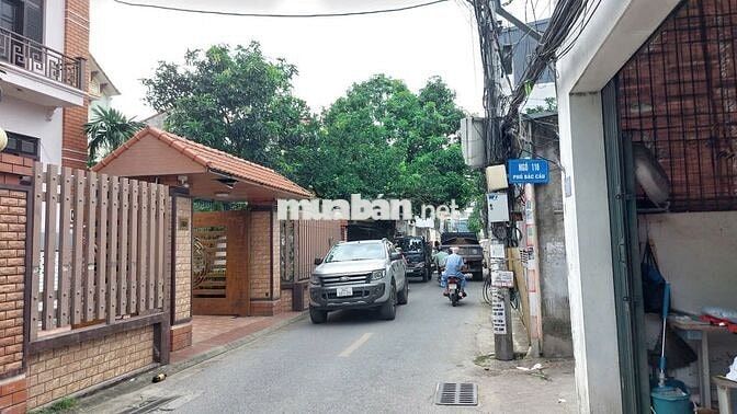 Phố Bắc Cầu 3, đất 50m², hơn 5 tỷ, tặng GPXD, sổ đẹp như tờ A4, ô tô Phố Bắc Cầu 3, đất 50m², hơn 5 tỷ, tặng GPXD, sổ đẹp như tờ A4, ô tô