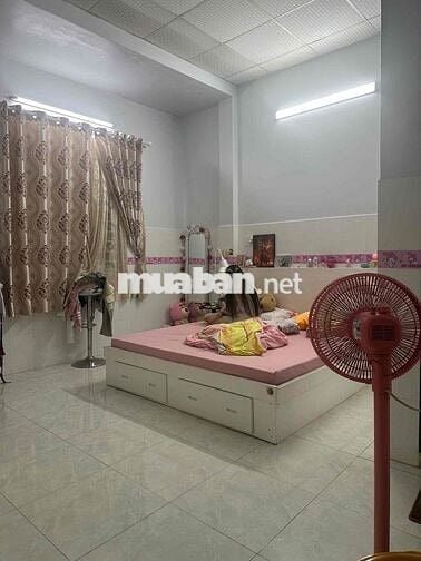 nhà mới Kinh Dương Vương 1lầu H.Tây tặng nội thất cách KDV 20m, Giá TL