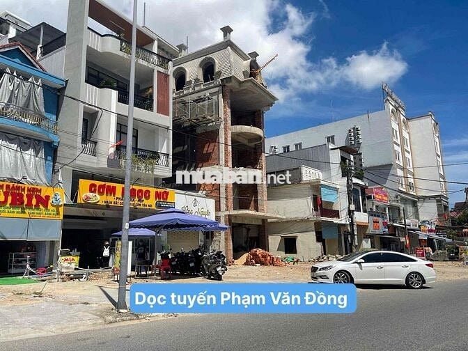 🚨 Bán nhà Cao Xuân Dục 2,5 tầng - 6 phòng ngủ. Sau 1 nhà mặt tiền - Vỹ