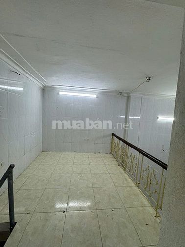 Nhà 3T mặt ngõ Văn Hương ngõ 3,5m oto 5 tạ đỗ cửa kd sầm uất dt 22m