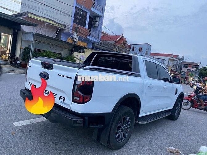 SIÊU LƯỚT - FORD RANGER 2025 (Chạy chỉ 4.999 km)