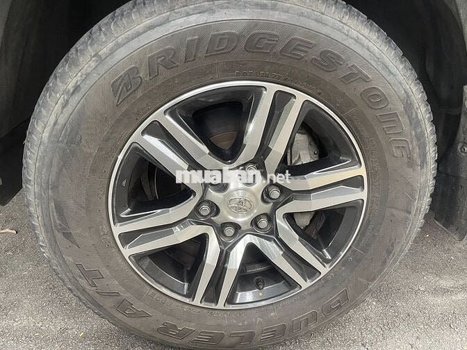 Toyota Fortuner 2019 2.4G 4x2 MT-71000km giữ gìn