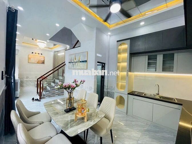 BÁN NHANH NHÀ ĐẸP - GẦN VINCOM TRẦN TRỌNG CUNG - QUẬN 7 .