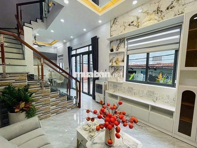 BÁN NHANH NHÀ ĐẸP - GẦN VINCOM TRẦN TRỌNG CUNG - QUẬN 7 .