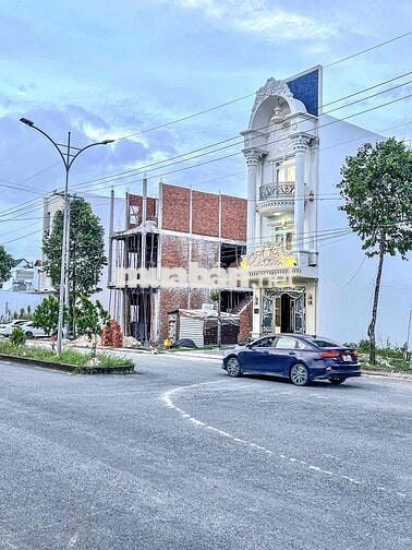 nhà mới tân cổ điển đường D1 Hồng Loan lộ 30m giá 7 tỷ 500tr (T Lượng)