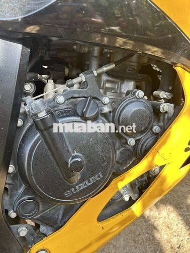 SUZUKI GSX R150 , MUA 2019 , MÀU VÀNG ĐEN ,