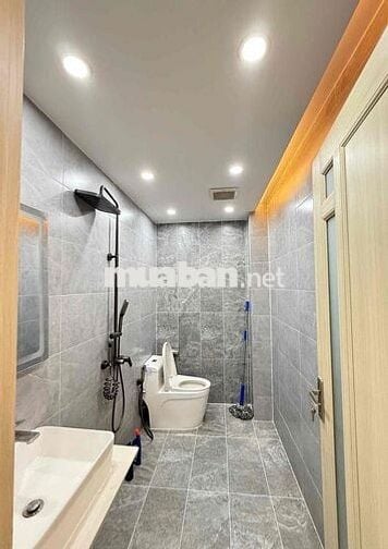 CHO THUÊ NHÀ MẶT TIỀN ĐƯỜNG SỐ CHỢ TÂN MỸ, Q7 4x20M, TRỆT LẦU