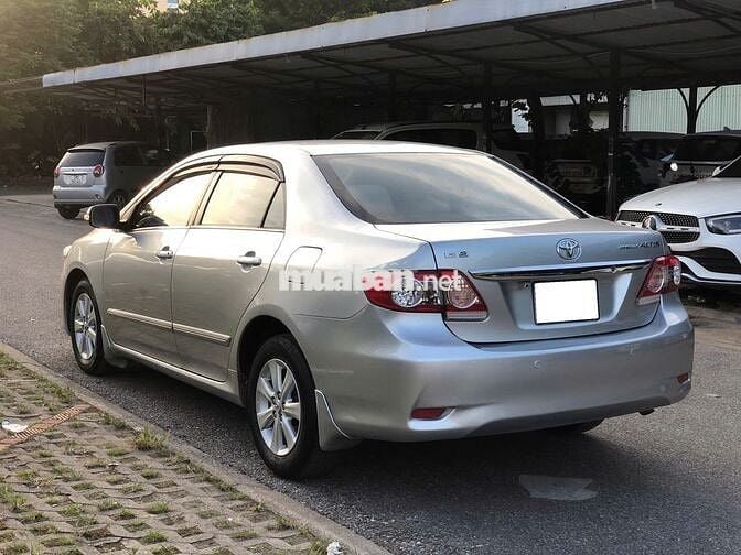 Toyota Corolla Altis 2014 1.8G AT - 120000 km