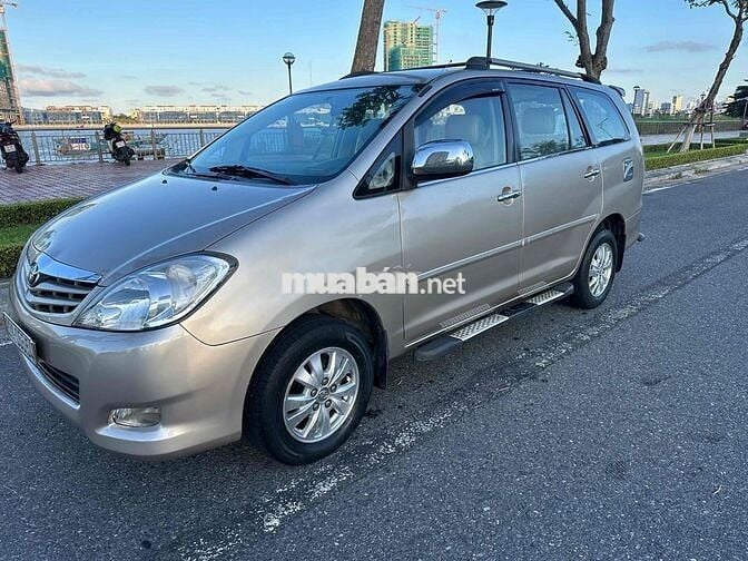 Toyota Innova 2011 GSR - 190000 km