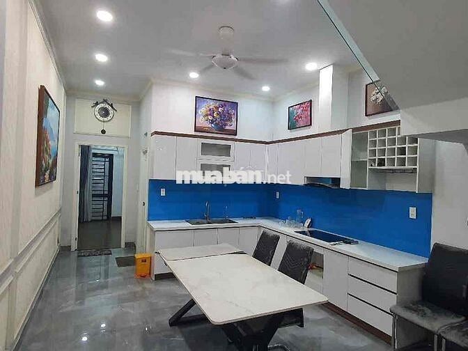 Nhà Mặt Tiền 3 Tầng Dĩ An,94m2. Tặng Full Nội Thất Cao cấp Hơn 5 tỷ