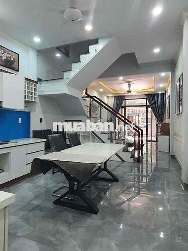 Nhà Mặt Tiền 3 Tầng Dĩ An,94m2. Tặng Full Nội Thất Cao cấp Hơn 5 tỷ