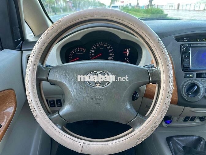 Toyota Innova 2011 GSR - 190000 km