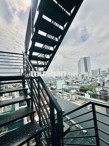 Cho thuê toà nhà mới xây 7 tầng đường Phan Đăng Lưu, P7, QPhú Nhuận