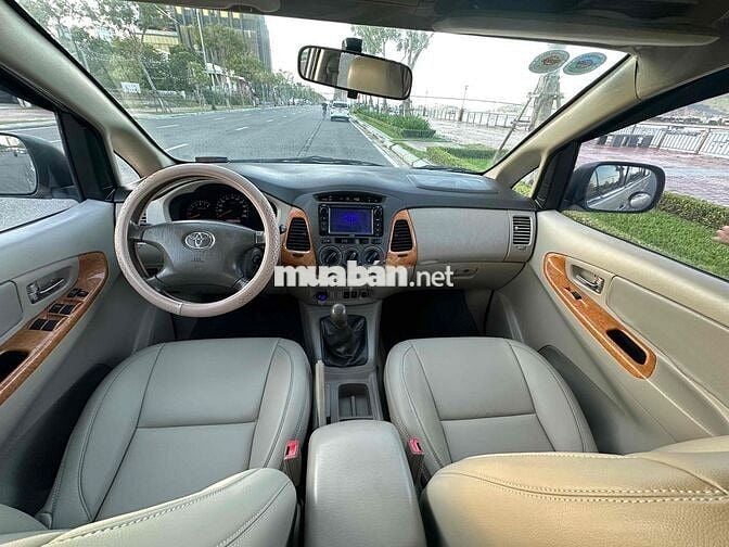 Toyota Innova 2011 GSR - 190000 km